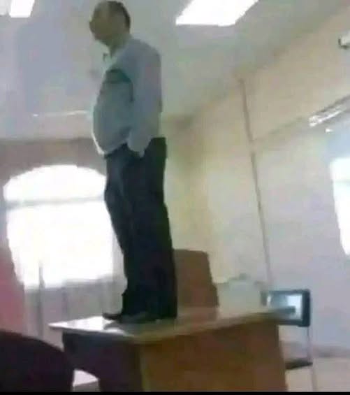 University ke Lecture Hall ka Waqiya – Professor aur Talib Ilm ka Anokha Muqabala